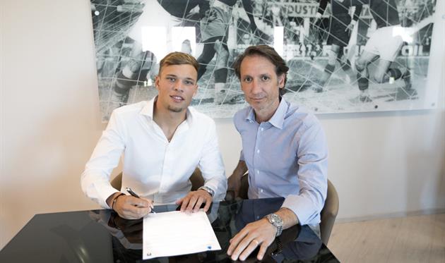 Сидни ван Хойдонк (слева), ФК Болонья