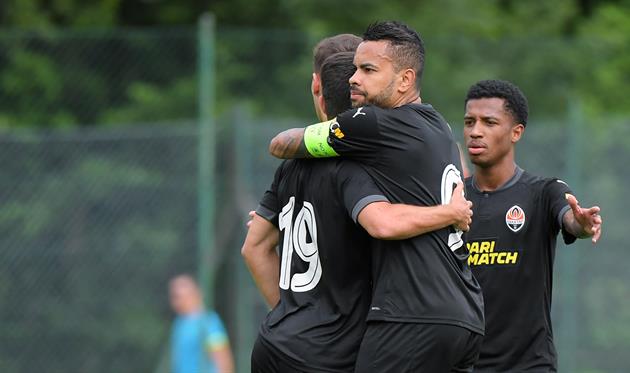 Радость игроков Шахтера, фото Шахтер