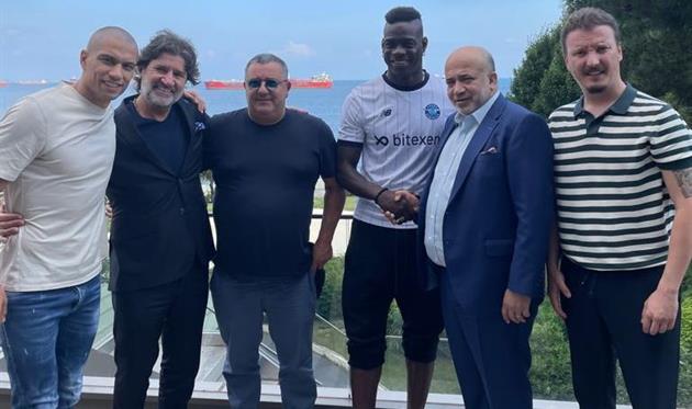 Презентация Марио Балотелли, фото Адана Демирспор