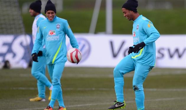 Роналдиньо (справа) и Неймар, Getty Images