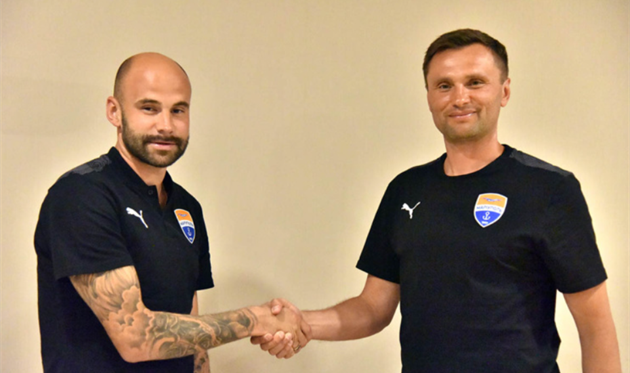 Станислав Микицей (слева), фото ФК Мариуполь