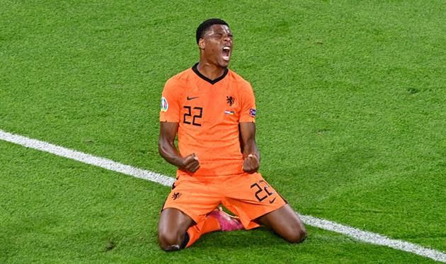 Дензел Думфрис, getty images