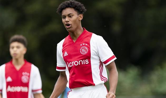 Ноа Гессер Фото ФК Аякс