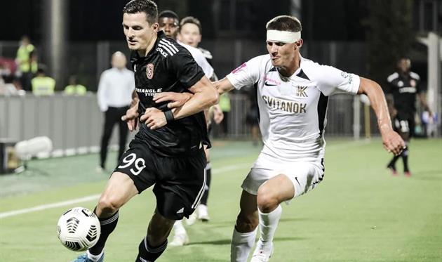 Шахтер Караганда — Колос