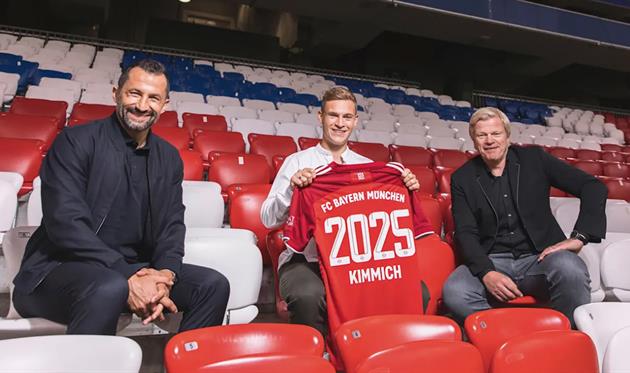 Йосуа Киммих (по центру), ФК Бавария