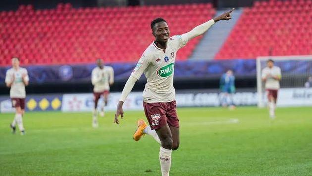 Папе Сарр, dmcnewz.com