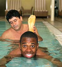 Робиньо готовится к побегу в Англию :)