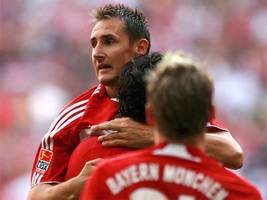 Клозе дали забить с пенальти, AP