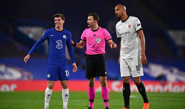 Стивен Нзонзи (справа), Getty Images