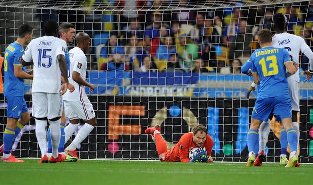 Андрей Пятов (по центру), фото Павел Гарковенко