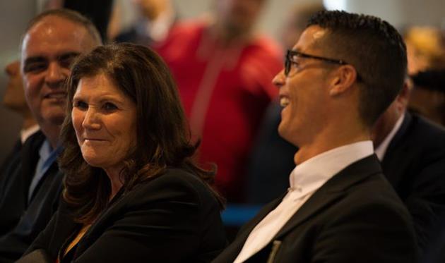 Мать Криштиану Роналду (слева), Getty Images