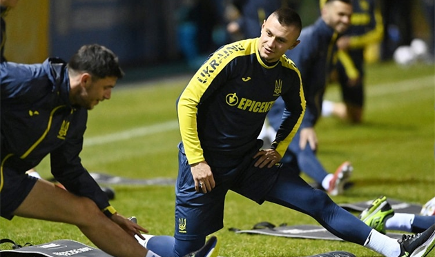 Александр Зубков (справа) на тренировке сборной Украины, УАФ