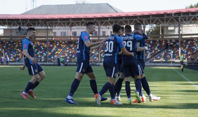 Игроки Днепра-1 празднуют забитый гол, фото: ФК Днепр-1