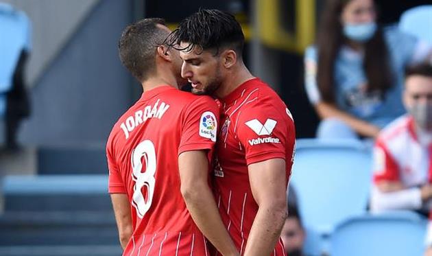 Радость игроков Севильи, getty images