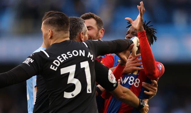 Уилфрид Заа в матче против Манчестер Сити, Getty Images