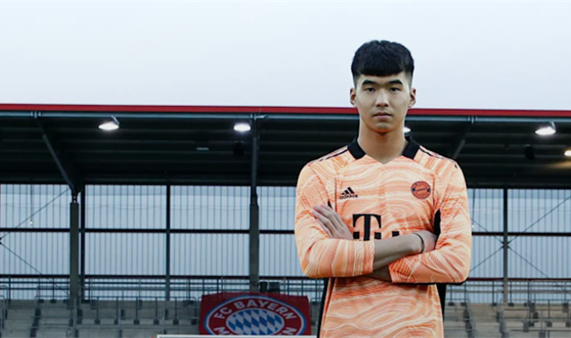 Бавария подписала вратаря из Китая