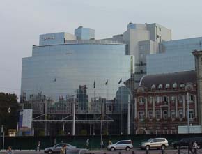Hyatt Regency. Обычно здесь базируются соперники Динамо по ЛЧ 