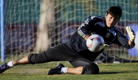 Оскар Устари