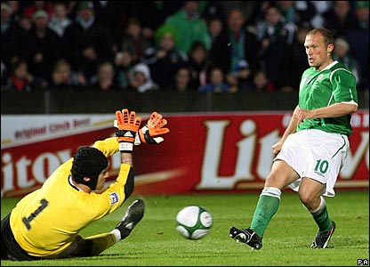 Фини не смог пробить Чеха