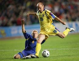 Назаренко уходит от Карповича, фото АР