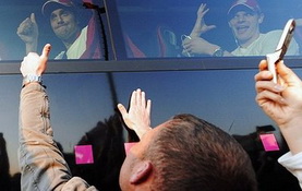 Фанам автобус понравился, AP