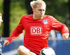 А пока тяжелые тренировки... Фото herthabsc.de