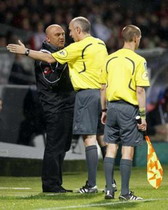 Антонетти и рефери, Reuters