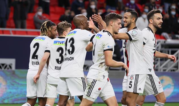 Радость игроков Бешикташа, фото twitter.com/Besiktas