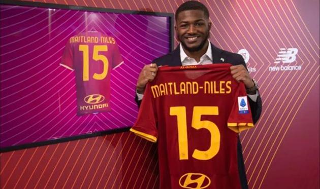 Эйнсли Мэйтленд-Найлз, фото AS Roma