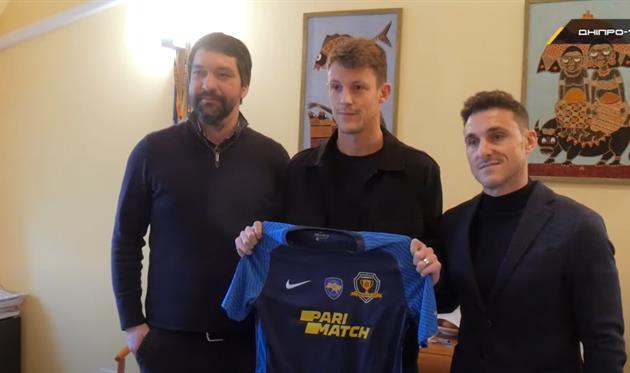 Марк Гуаль (по центру), YouTube СК Днепр-1