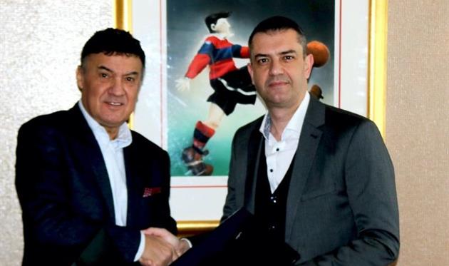 виктор кашшаи (справа), болгарский футбольный союз