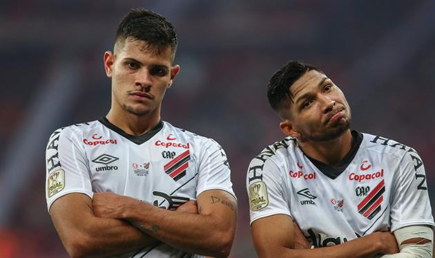 бруно гимарайнш (слева), getty images