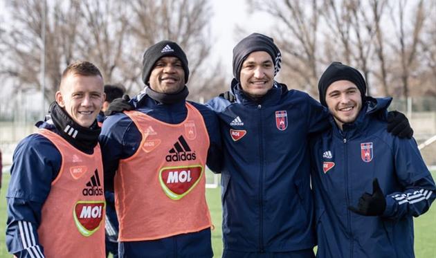 Леднев дебютирует за Фехервар в матче против Академии Пушкаша