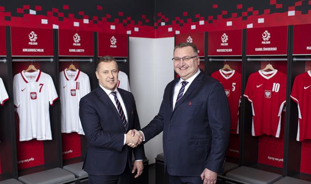 чеслав михневич (справа), pzpn.pl