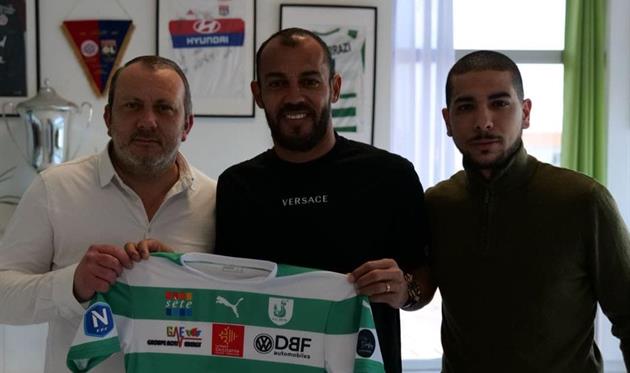 Виторино Илтон (в центре), фото ФК Сет