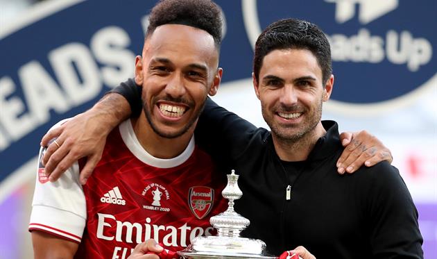 Пьер-Эмерик Обамеянг и Микель Артета, Getty Images