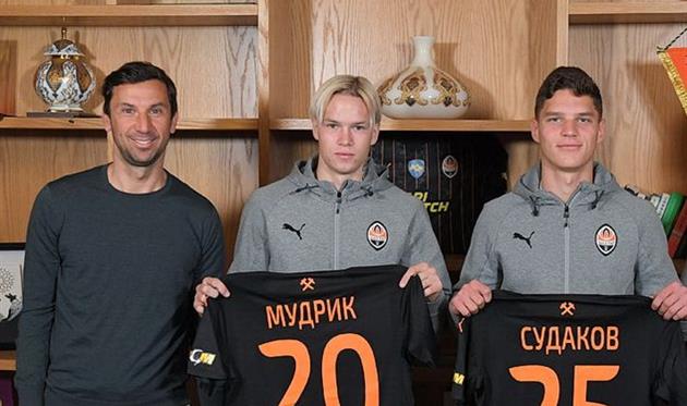 Дарио Срна (слева), Михаил Мудрик (по центру) и Георгий Судаков, фото ФК Шахтер Донецк