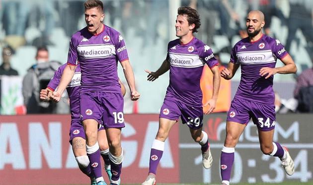 Радость игроков Фиорентины, getty images