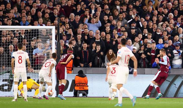 Момент голу Ярмоленка, Getty Images