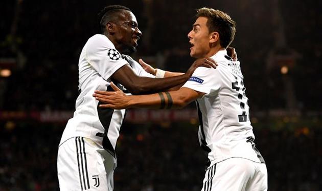 Блез Матюїді (ліворуч) та Пауло Дібала, Getty Images