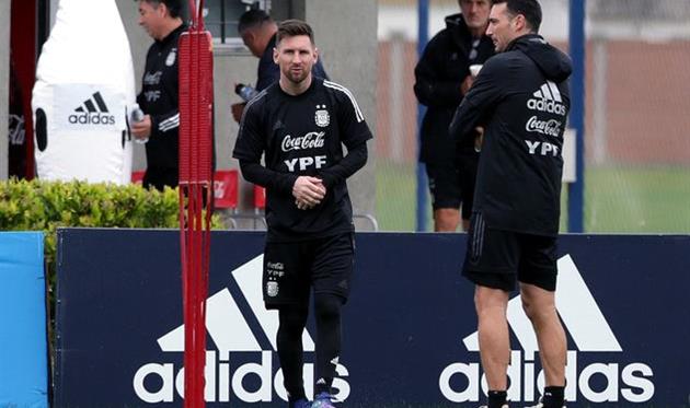 Ліонель Мессі та Ліонель Скалоні (праворуч), Getty Images