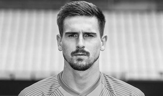 Мігель Ван Дамме, twitter.com/eksiogluJK