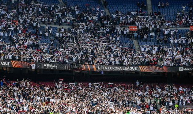 Фанати Айнтрахту на Камп Ноу, Getty Images