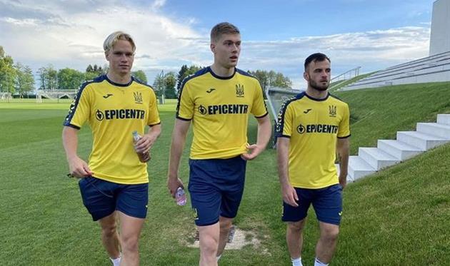 Артем Довбик (по центру), фото УАФ