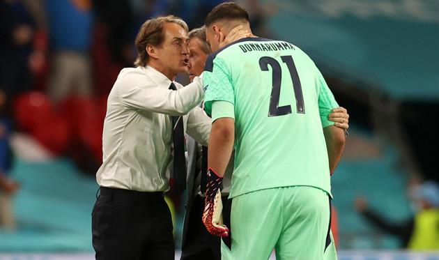 Роберто Манчіні та Джанлуїджі Доннарумма, getty images