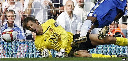 Ван дер Сар травмируется, AFP