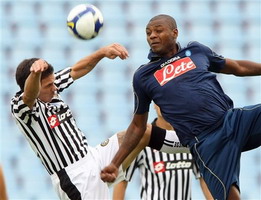 Без Лавесси атака Наполи с обороной Удинезе не справилась, АР