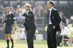 Веербек и ван Бастен. fcupdate.nl