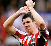 Один из жаждущих компенсации - Крис Морган