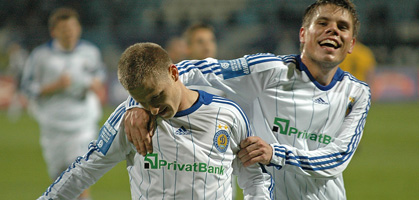 Алиев забивает, фото Ильи Хохлова, Football.ua 